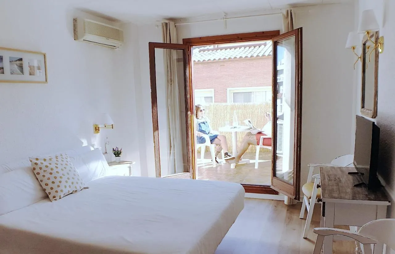 יורט דה מאר Hotel Mireia