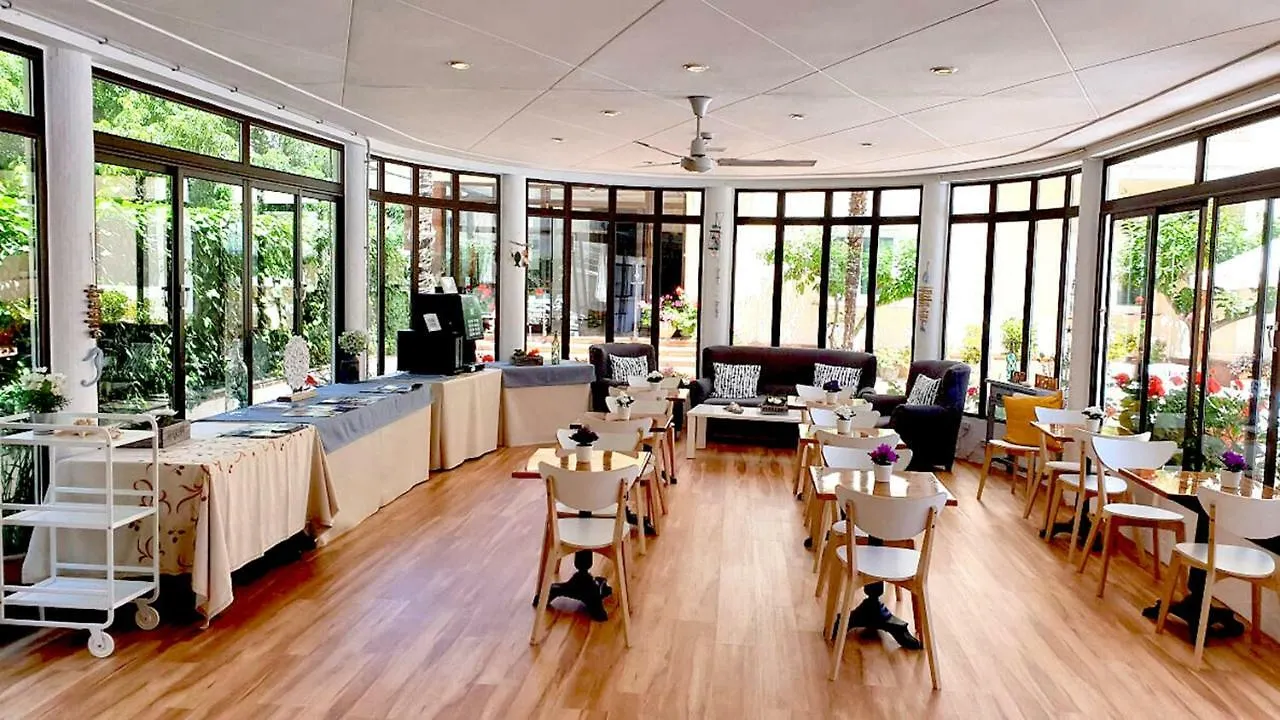 יורט דה מאר Hotel Mireia 0*, יורט דה מאר